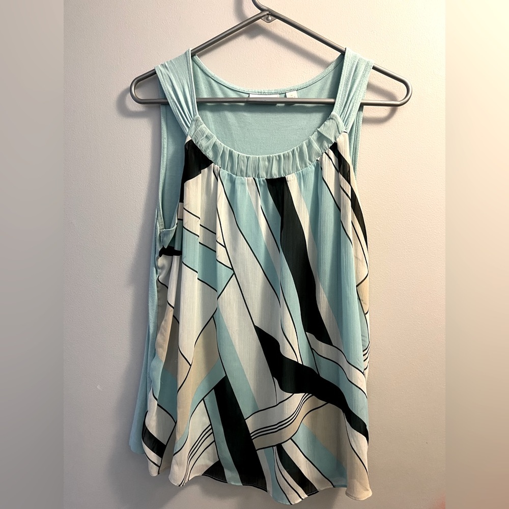 New York and Company Perfect Spring top for work or going out size Medium